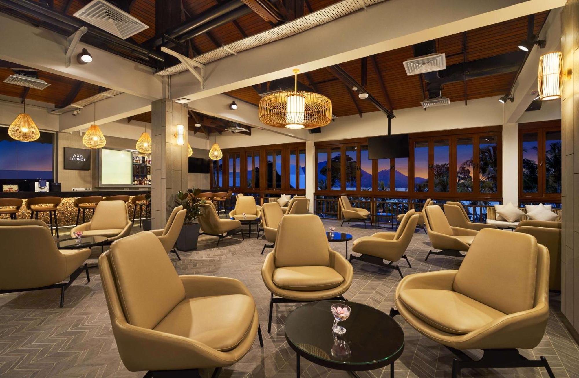 Готель Doubletree By Hilton Damai Laut Лумут Екстер'єр фото