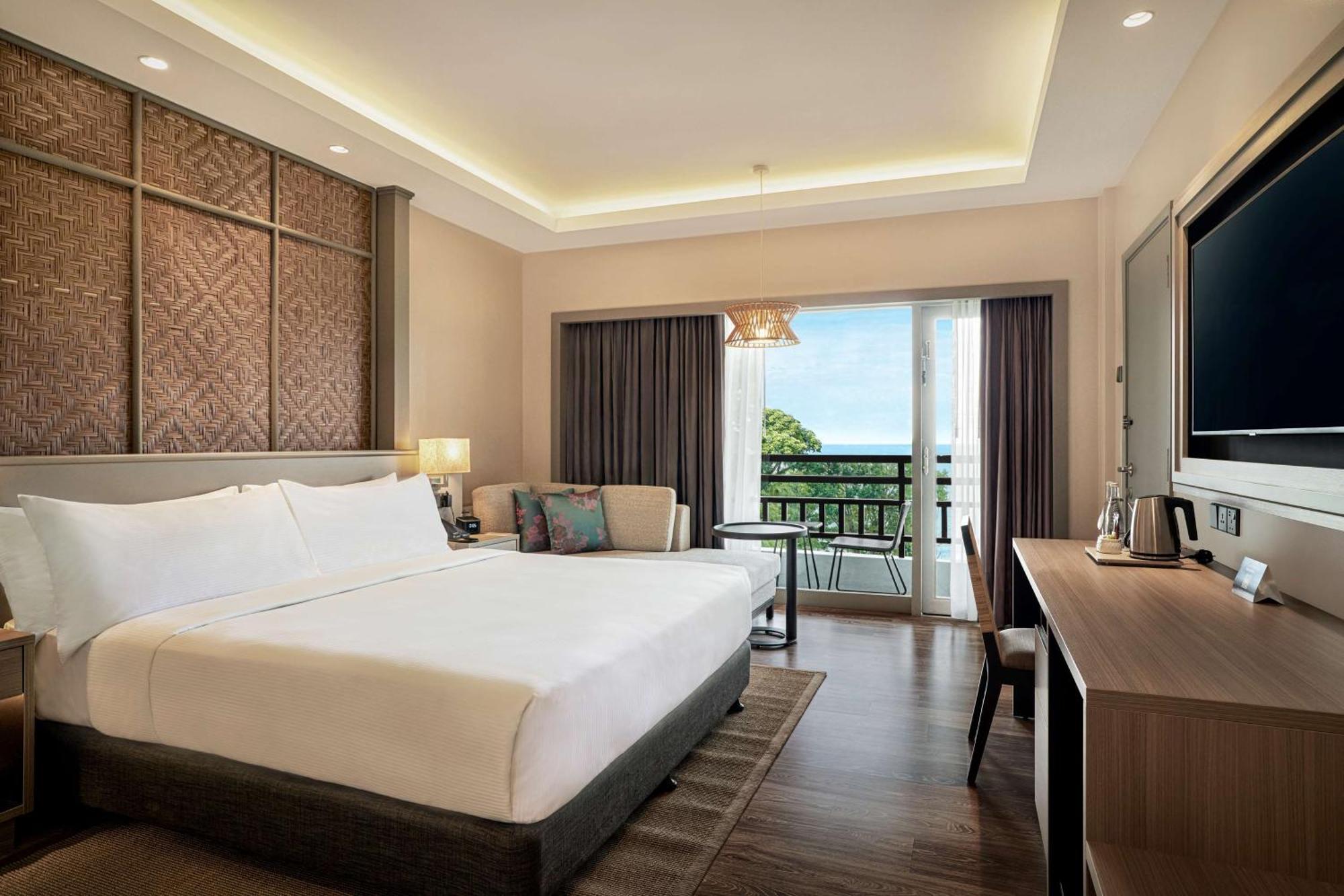 Готель Doubletree By Hilton Damai Laut Лумут Екстер'єр фото