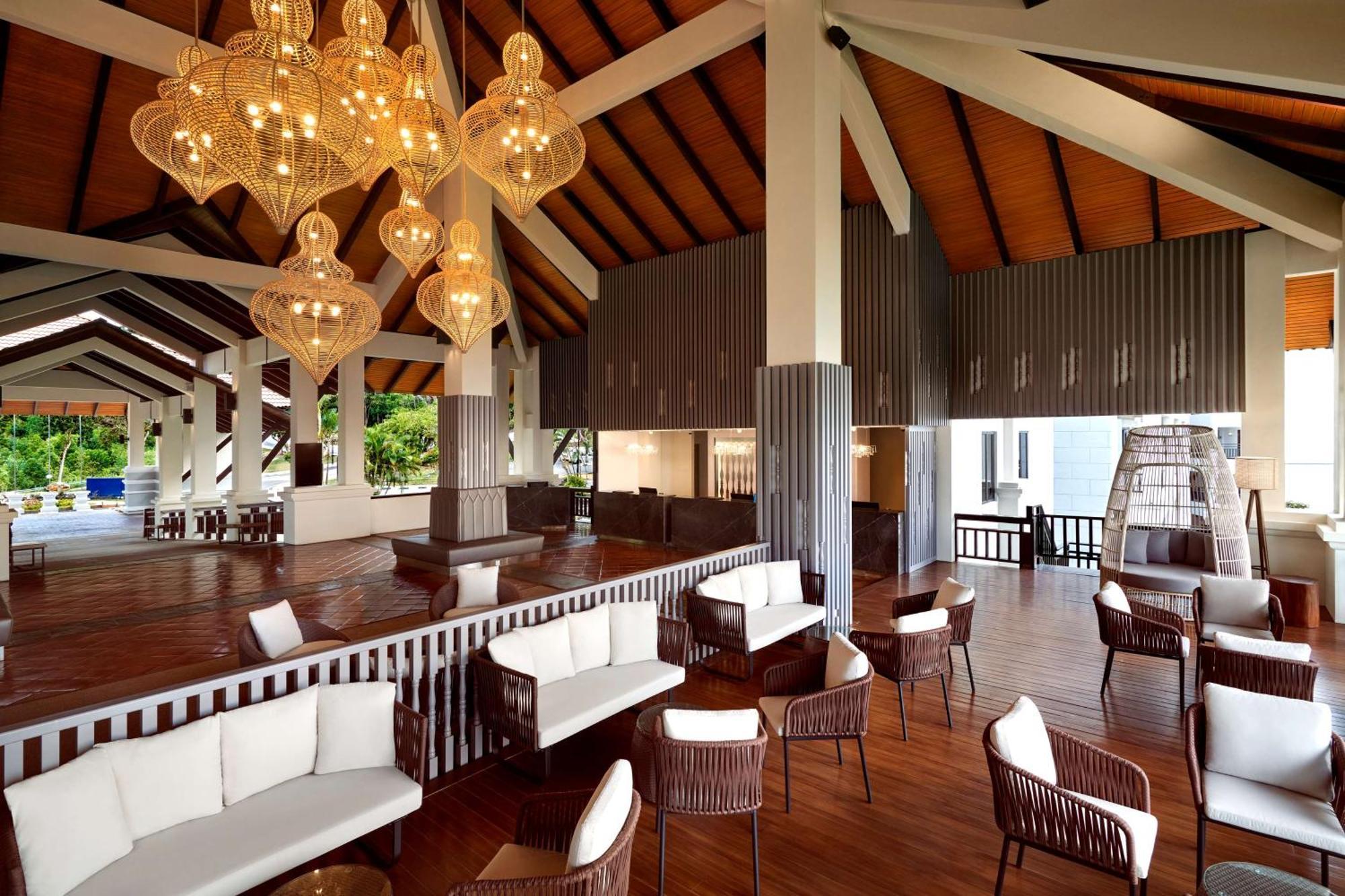 Готель Doubletree By Hilton Damai Laut Лумут Екстер'єр фото